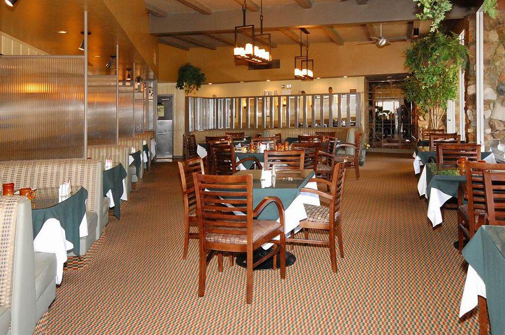 Best Western Plus Papago Inn & Resort Скоттсдейл Ресторан фото